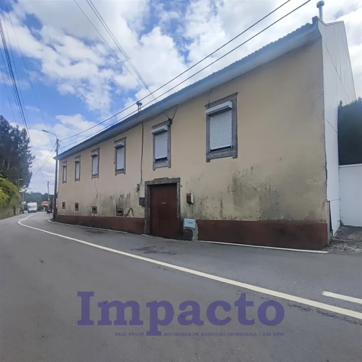 Moradia T8 para Venda em Romariz Foto 2