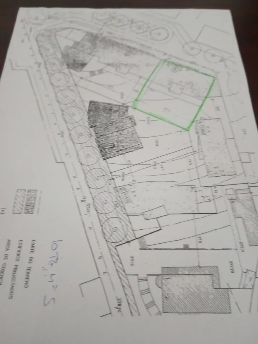 Terreno para Venda em São João da Madeira Foto 1