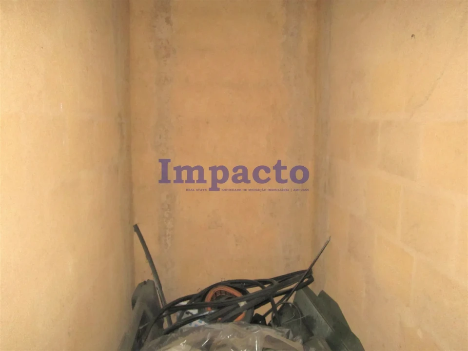 Armazém para Venda em Nogueira do Cravo e Pindelo Foto 12