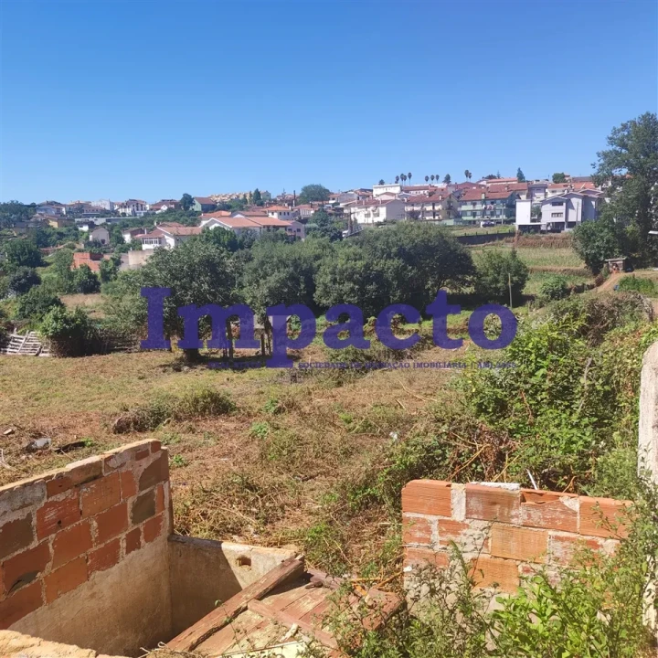 Terreno para Venda em São João da Madeira Foto 2