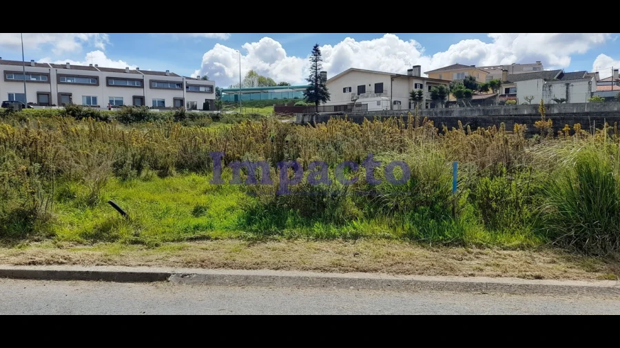 Terreno para Venda em Arrifana