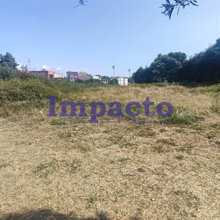 Terreno para Venda em São João da Madeira Foto 3