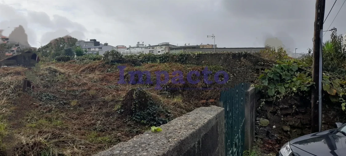 Terreno para Venda em São João da Madeira Foto 2