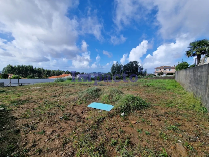 Terreno para Venda em Escapães Foto 8