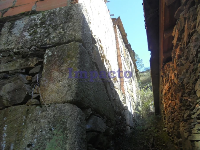 Moradia T0 para Venda em Covelo de Paivó e Janarde Foto 3