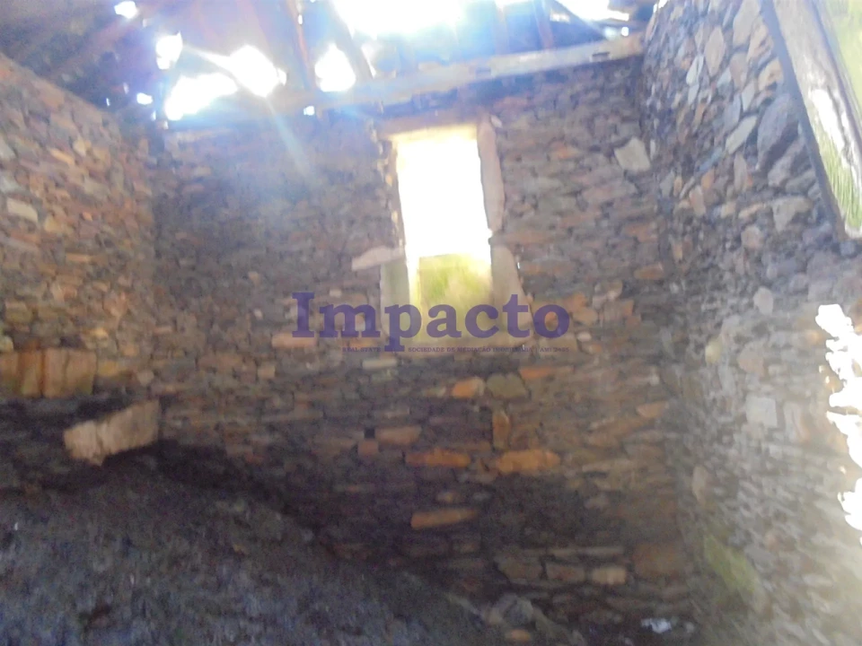 Moradia T0 para Venda em Covelo de Paivó e Janarde Foto 4
