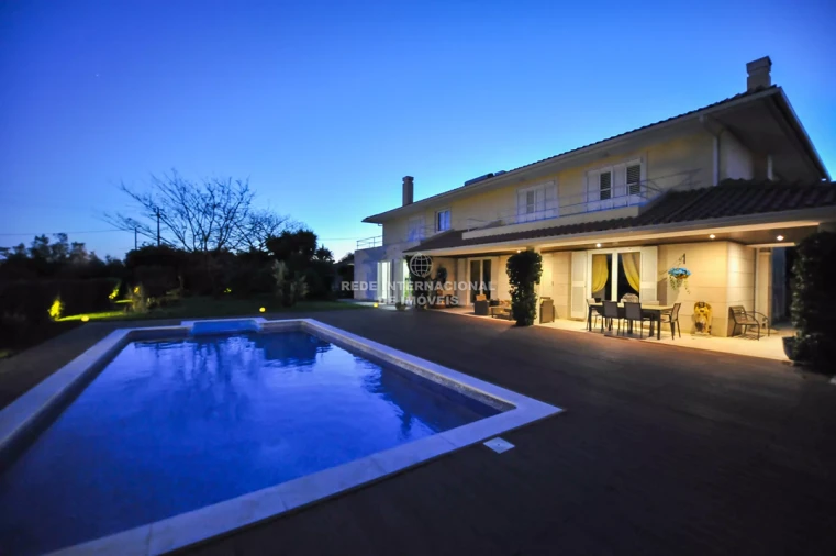 Moradia T5 para Venda em São João das Lampas e Terrugem Foto 2