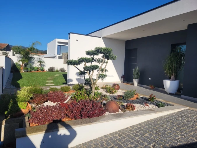 Moradia T4 para Venda em Cabração e Moreira do Lima Foto 5