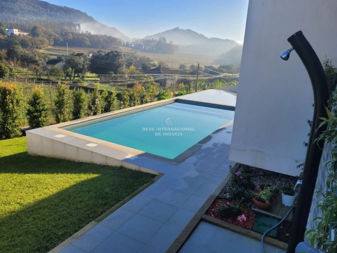 Moradia T4 para Venda em Cabração e Moreira do Lima Foto 4