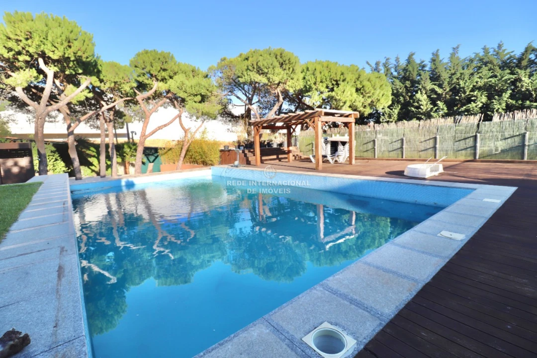 Moradia T0 para Venda em Rio de Mouro Foto 14