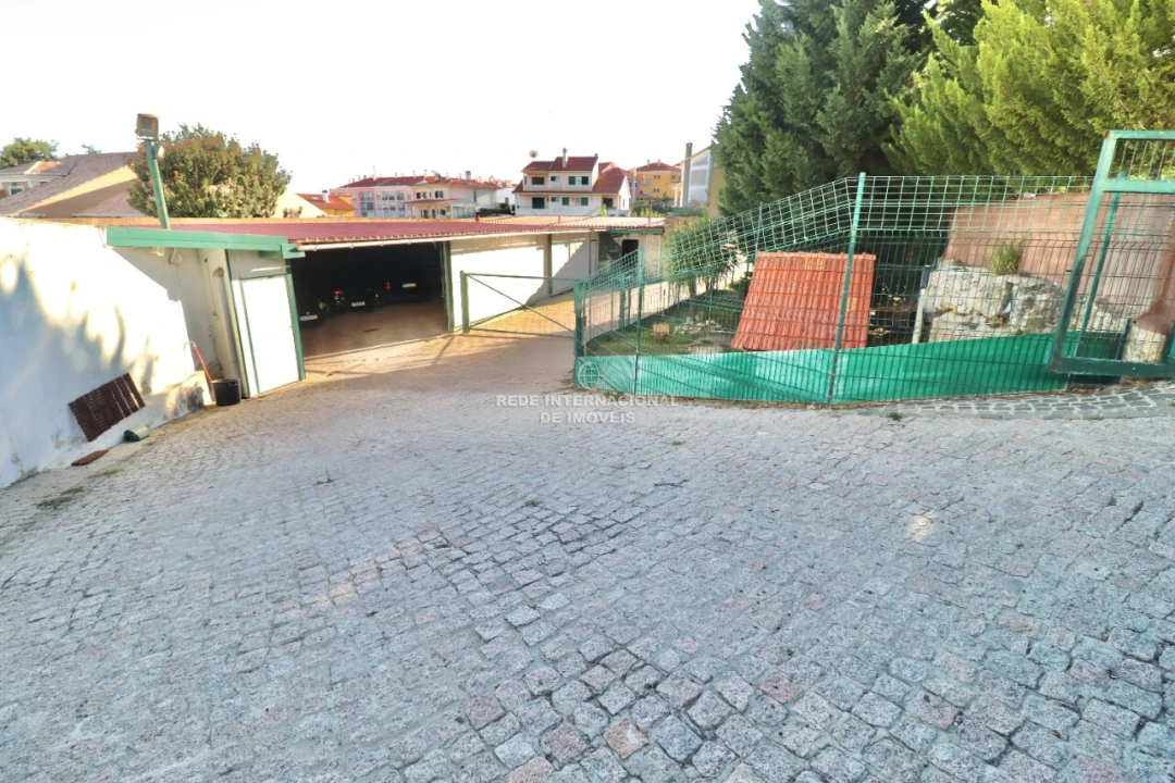 Moradia T0 para Venda em Rio de Mouro Foto 17