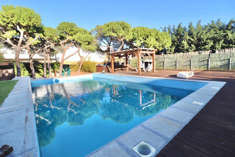 Moradia T0 para Venda em Rio de Mouro Foto 14