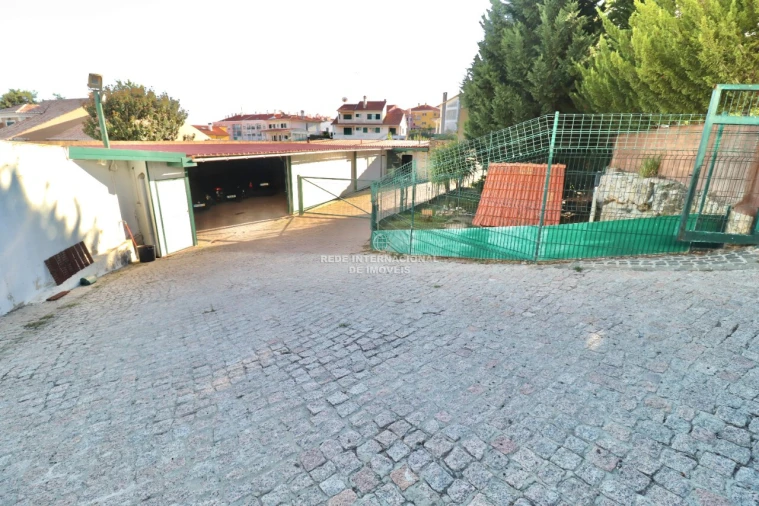 Moradia T0 para Venda em Rio de Mouro Foto 17