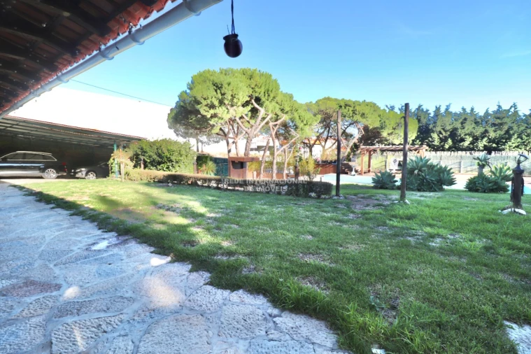 Moradia T0 para Venda em Rio de Mouro Foto 9