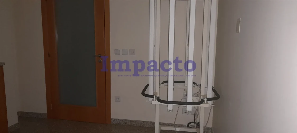 Loja para Arrendamento em Lordelo do Ouro e Massarelos Foto 10