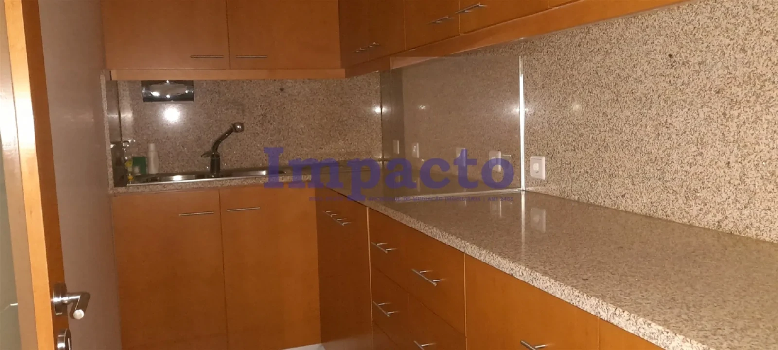 Loja para Arrendamento em Lordelo do Ouro e Massarelos Foto 4