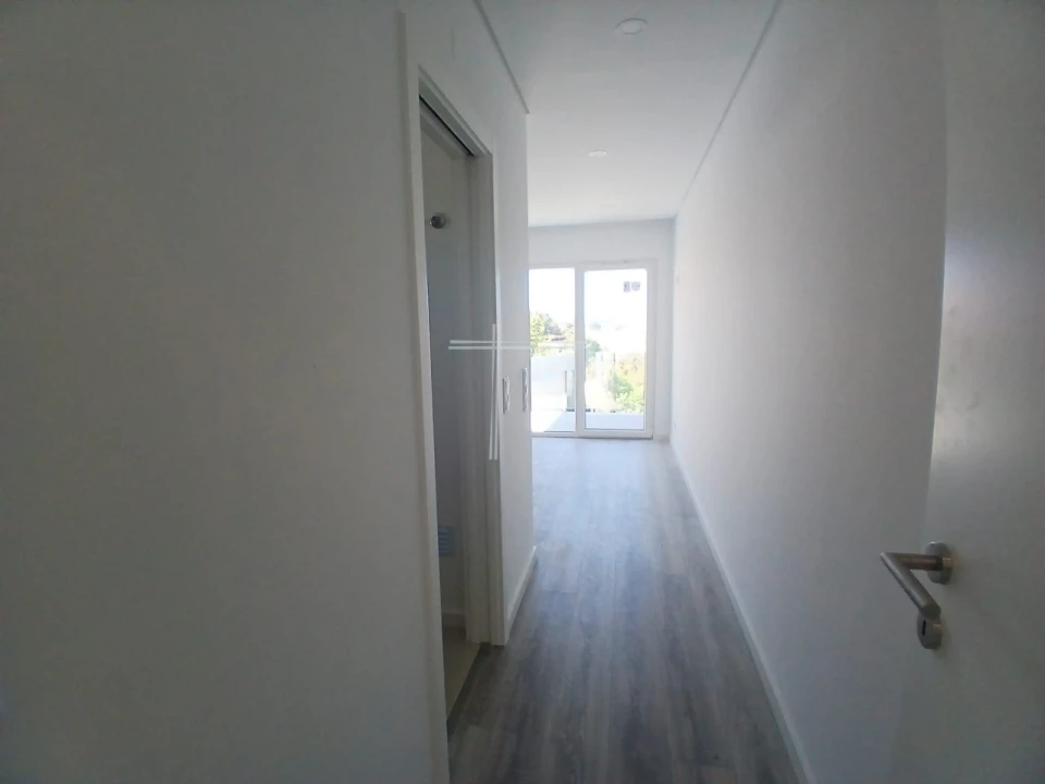 Apartamento T2 para Venda em Charneca de Caparica e Sobreda Foto 14