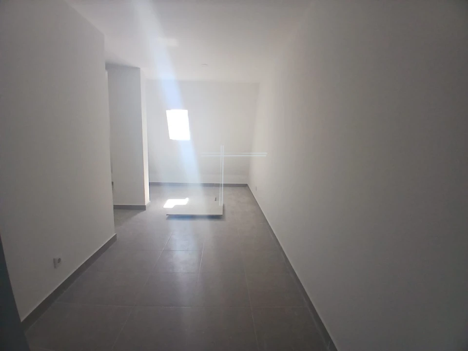 Apartamento T2 para Venda em Charneca de Caparica e Sobreda Foto 21