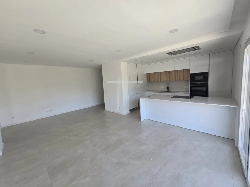 Apartamento T2 para Venda em Charneca de Caparica e Sobreda Foto 2