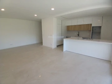 Apartamento T2 para Venda em Charneca de Caparica e Sobreda