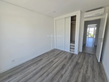 Apartamento T2 para Venda em Charneca de Caparica e Sobreda