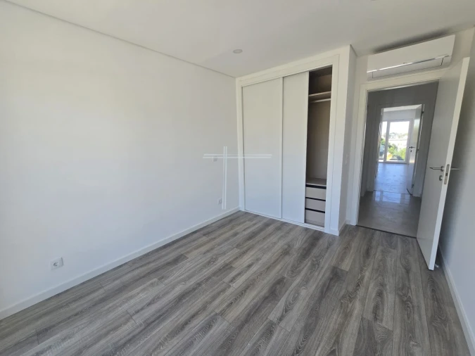 Apartamento T2 para Venda em Charneca de Caparica e Sobreda Foto 6