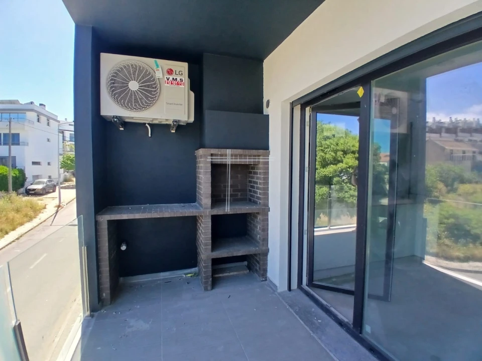 Apartamento T2 para Venda em Charneca de Caparica e Sobreda Foto 2