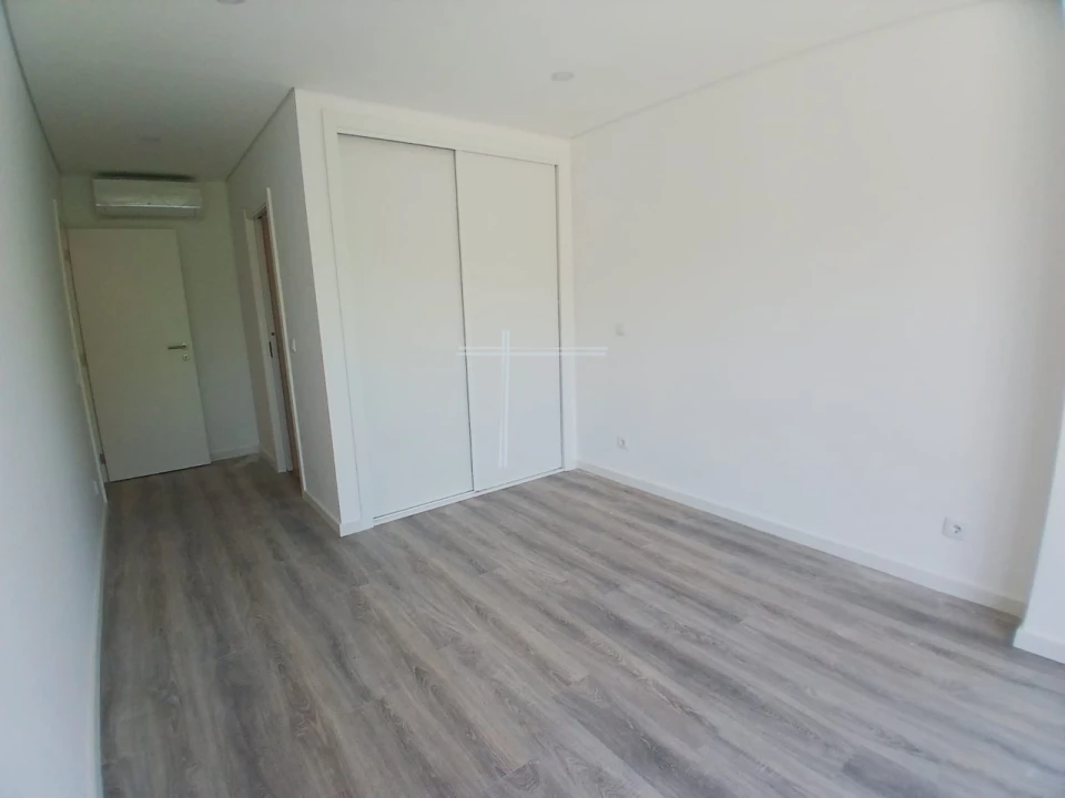 Apartamento T2 para Venda em Charneca de Caparica e Sobreda Foto 11
