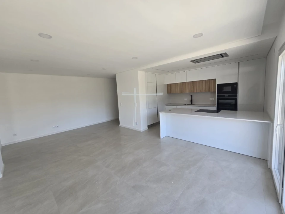 Apartamento T2 para Venda em Charneca de Caparica e Sobreda Foto 2