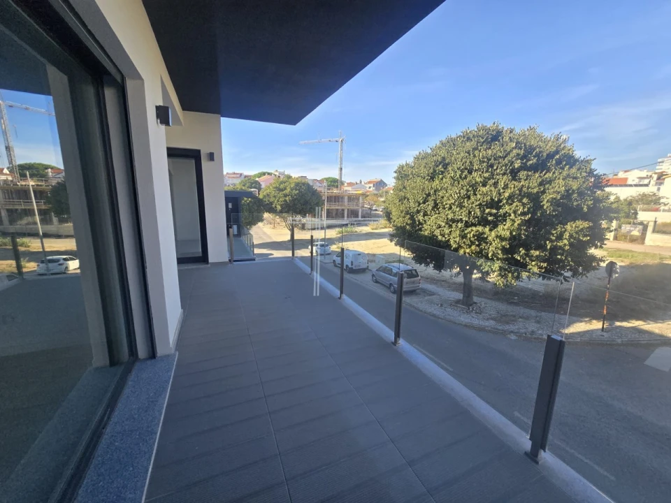 Apartamento T2 para Venda em Charneca de Caparica e Sobreda Foto 1