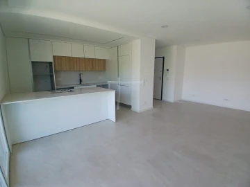 Apartamento T2 para Venda em Charneca de Caparica e Sobreda