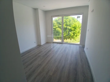 Apartamento T2 para Venda em Charneca de Caparica e Sobreda