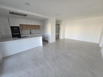 Apartamento T2 para Venda em Charneca de Caparica e Sobreda