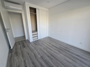 Apartamento T2 para Venda em Charneca de Caparica e Sobreda