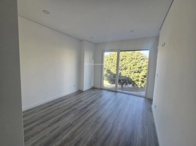 Apartamento T2 para Venda em Charneca de Caparica e Sobreda Foto 8
