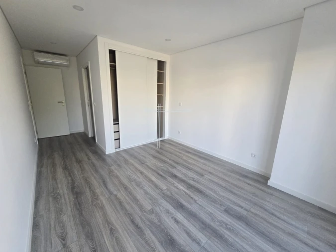 Apartamento T2 para Venda em Charneca de Caparica e Sobreda Foto 11