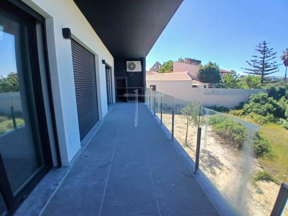 Apartamento T2 para Venda em Charneca de Caparica e Sobreda Foto 1