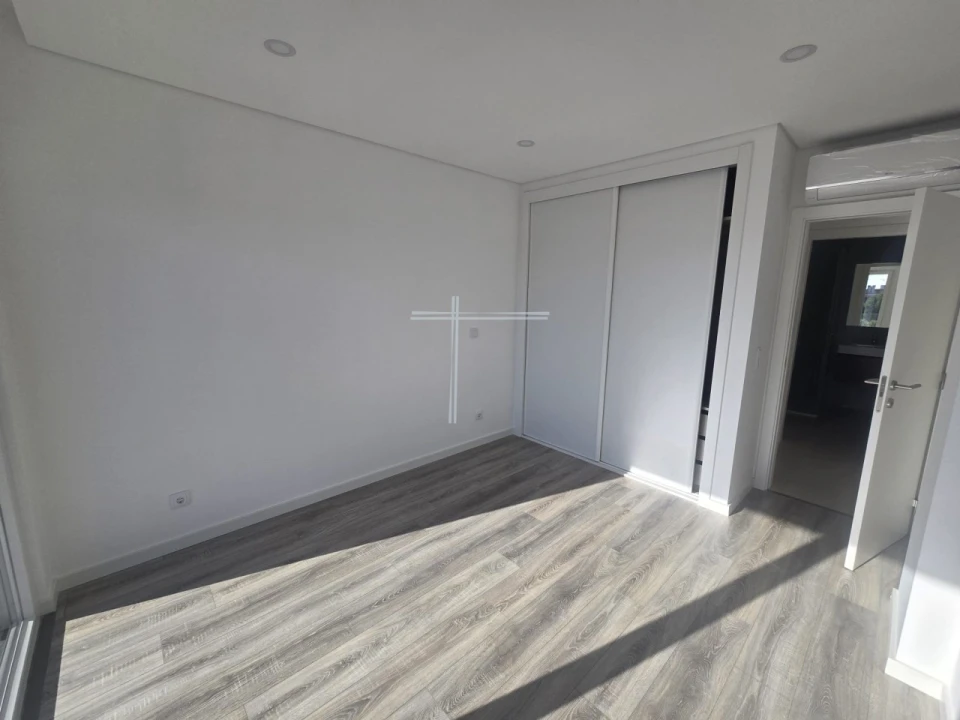 Apartamento T2 para Venda em Charneca de Caparica e Sobreda Foto 10