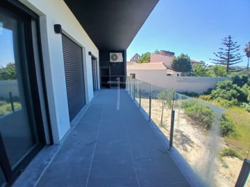 Apartamento T2 para Venda em Charneca de Caparica e Sobreda