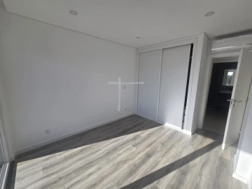 Apartamento T2 para Venda em Charneca de Caparica e Sobreda