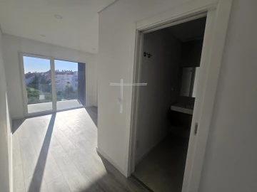 Apartamento T2 para Venda em Charneca de Caparica e Sobreda
