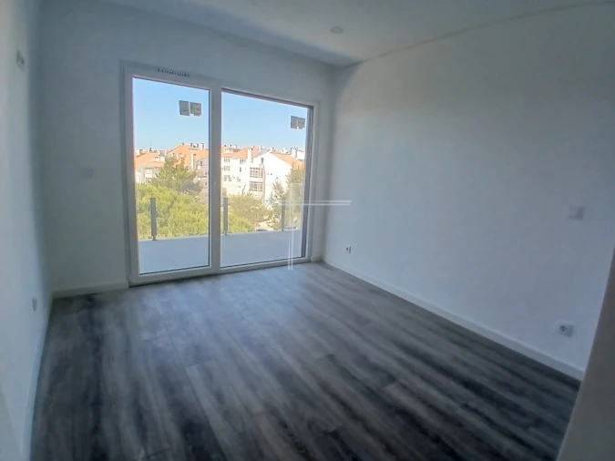 Apartamento T2 para Venda em Charneca de Caparica e Sobreda Foto 11