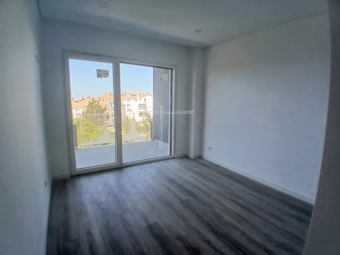 Apartamento T2 para Venda em Charneca de Caparica e Sobreda Foto 14