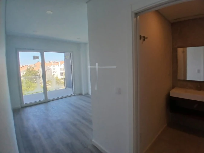 Apartamento T2 para Venda em Charneca de Caparica e Sobreda Foto 15