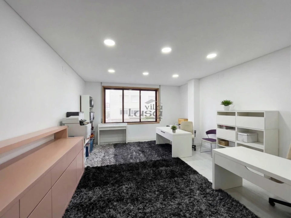 Loja para Venda em Vilar de Andorinho Foto 3