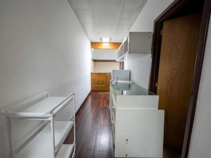 Loja para Venda em Vilar de Andorinho Foto 14