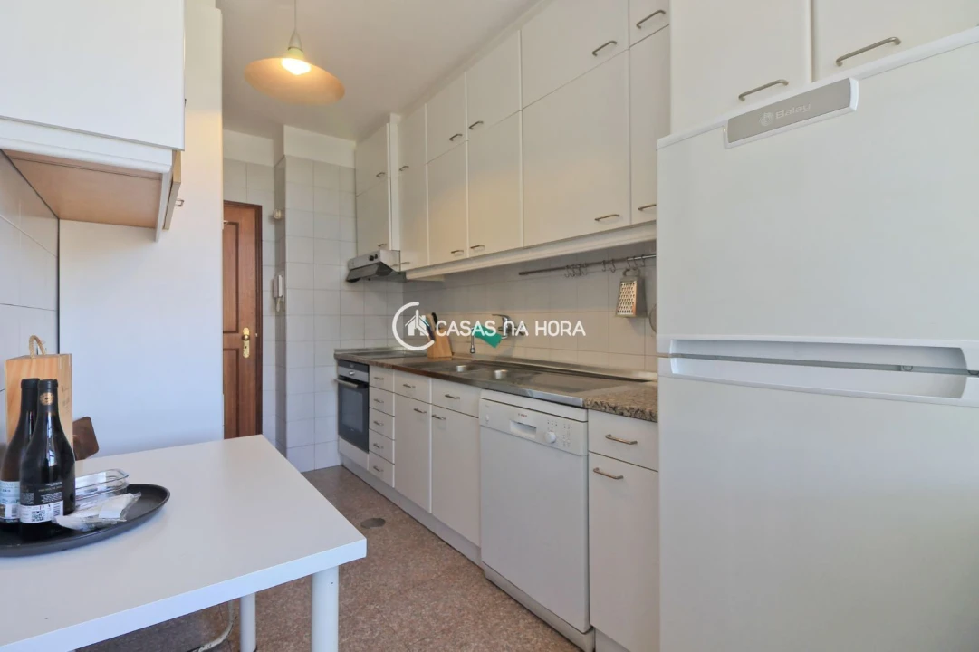 Apartamento T2 para Arrendamento em Cedofeita, Santo Ildefonso, Sé, Miragaia, São Nicolau e Vitória Foto 4