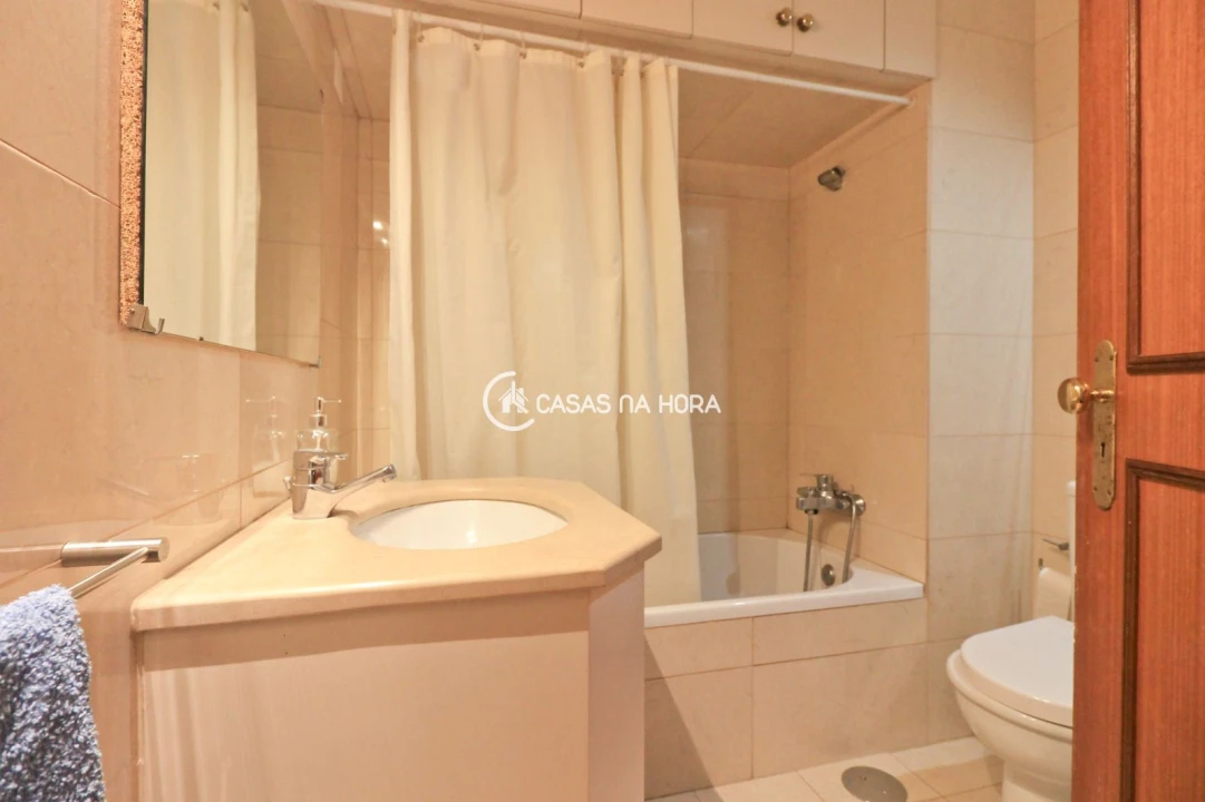 Apartamento T2 para Arrendamento em Cedofeita, Santo Ildefonso, Sé, Miragaia, São Nicolau e Vitória Foto 23