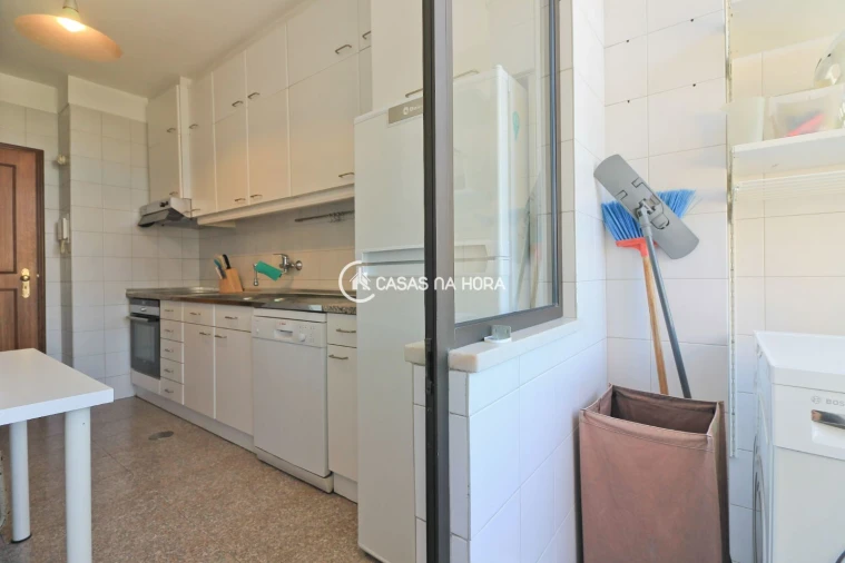 Apartamento T2 para Arrendamento em Cedofeita, Santo Ildefonso, Sé, Miragaia, São Nicolau e Vitória Foto 11