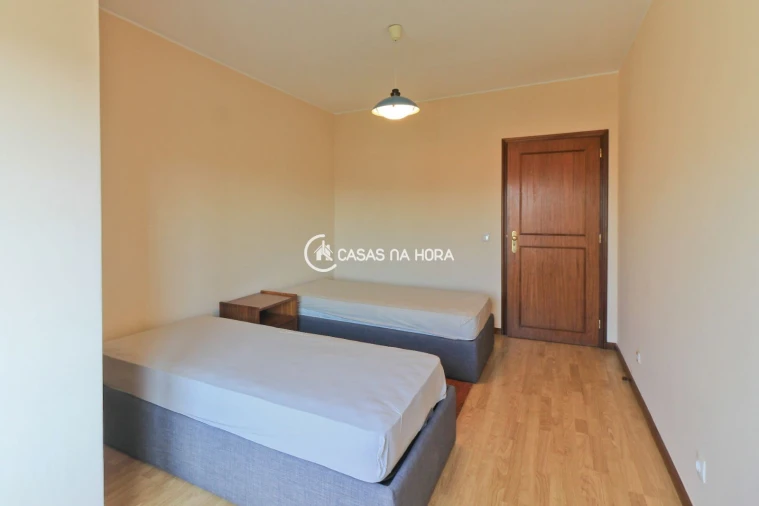 Apartamento T2 para Arrendamento em Cedofeita, Santo Ildefonso, Sé, Miragaia, São Nicolau e Vitória Foto 22